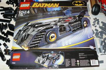  Lego 7784 The Batmobile: Ultimate Collectors Edition (2006)