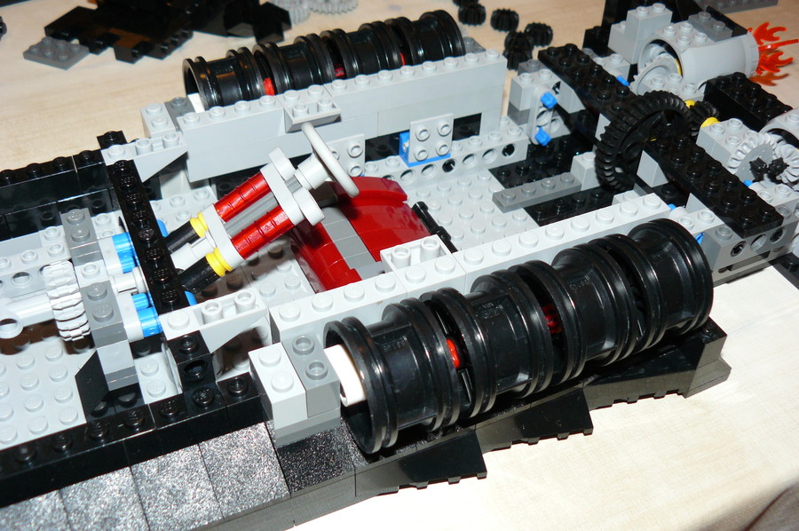  Lego 7784 The Batmobile: Ultimate Collectors Edition (2006)