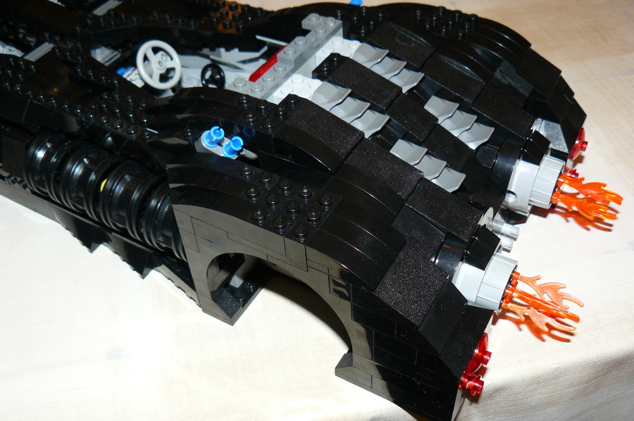  Lego 7784 The Batmobile: Ultimate Collectors Edition (2006)