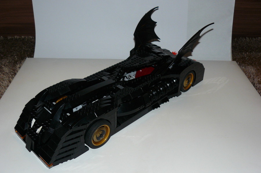  Lego 7784 The Batmobile: Ultimate Collectors Edition (2006)