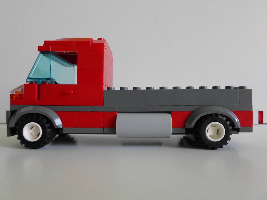 Piros teherautó